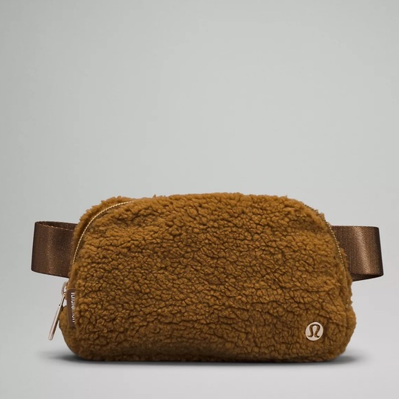 lululemon athletica Handbags - FIRM! lululemon Fleece Everywhere Belt Bag 1L (Brown)